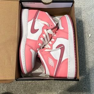Jordan 1 Valentines size 6youth
